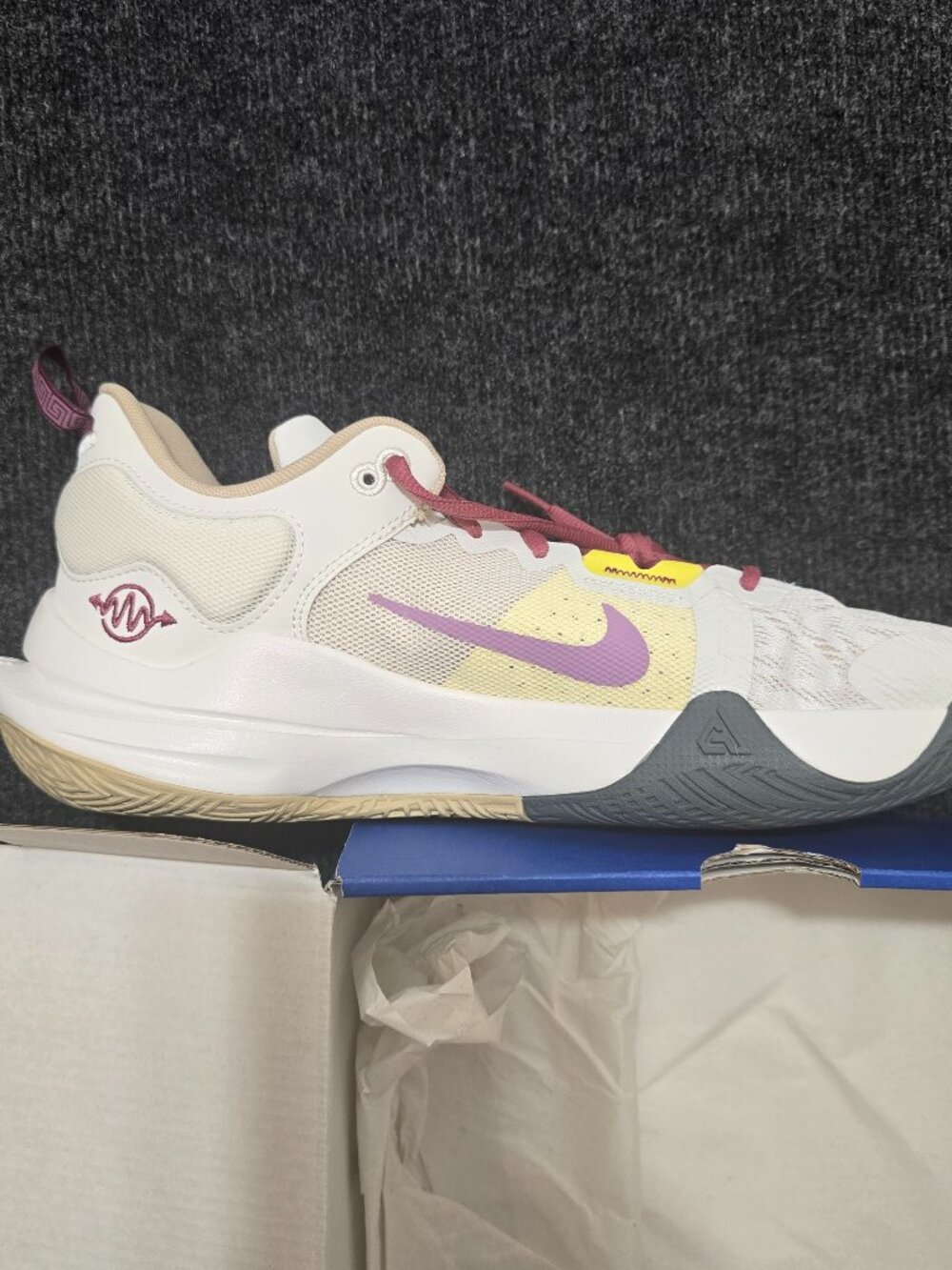 Nike Giannis Immortality 2 Sail Smoke Grey Atomic Violet Men’s 12 DM0825‑100 NIB